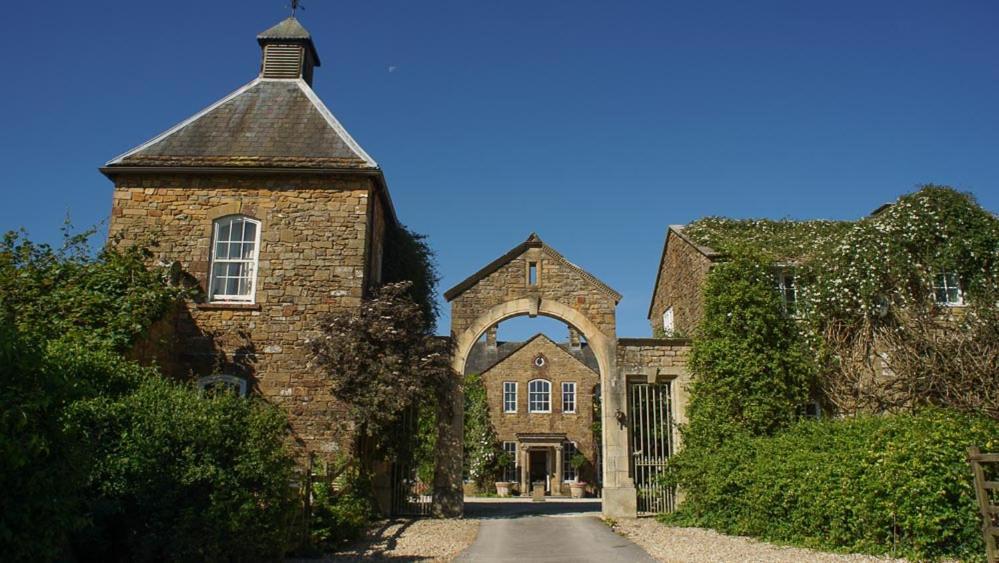 Bed and Breakfast West Compton Manor Maiden Newton Esterno foto