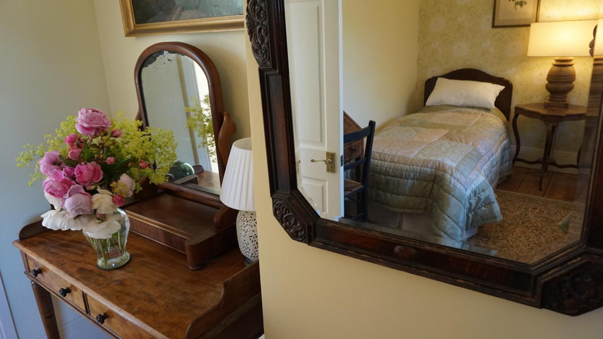 Bed and Breakfast West Compton Manor Maiden Newton Esterno foto