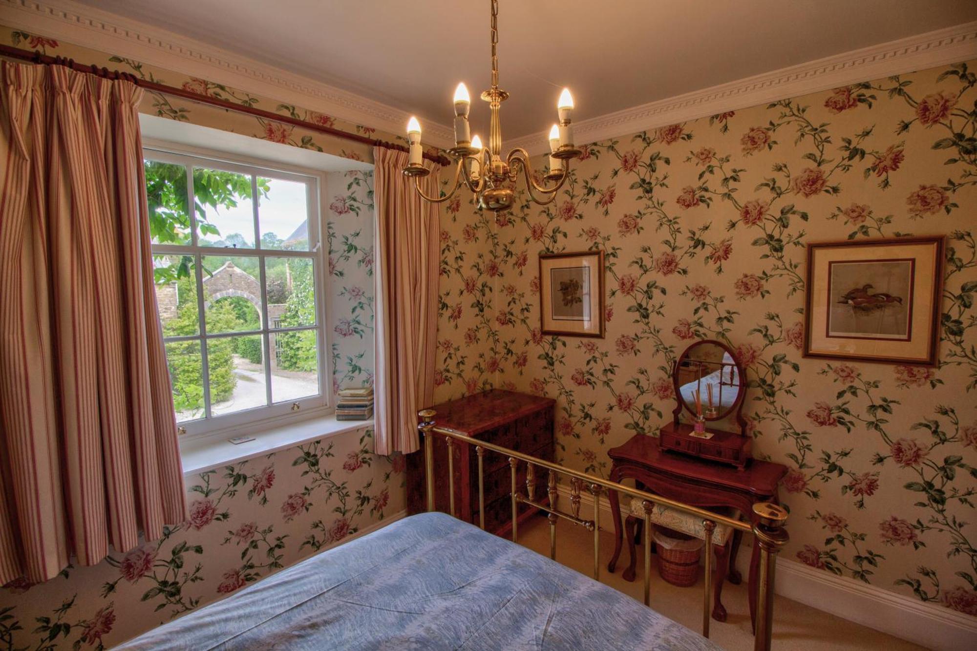 Bed and Breakfast West Compton Manor Maiden Newton Esterno foto