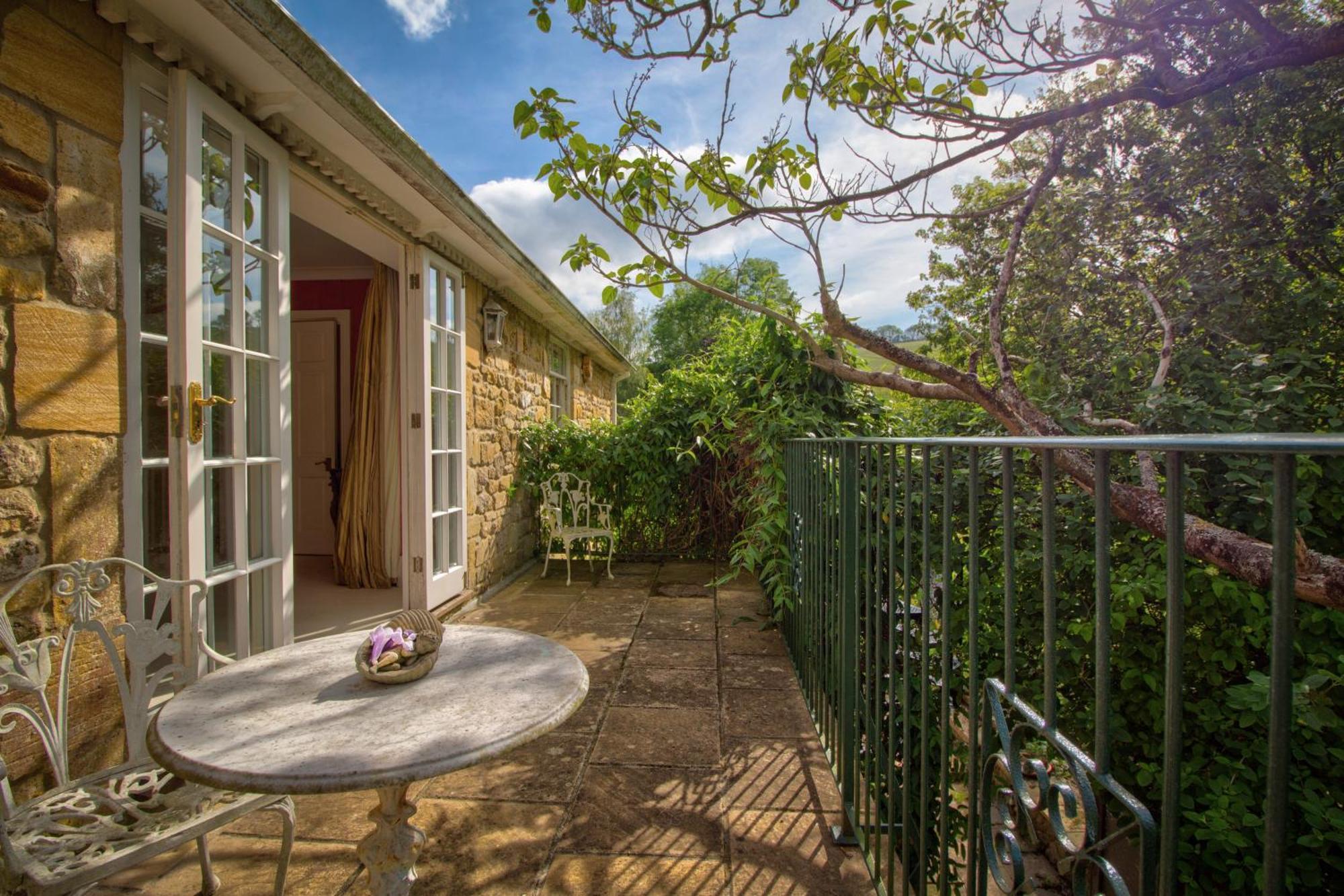 Bed and Breakfast West Compton Manor Maiden Newton Esterno foto